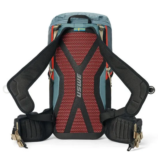 Tracker 22L Daypack